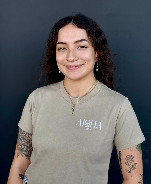 Aloha Nui 'Iwa Crop Tee in Tan