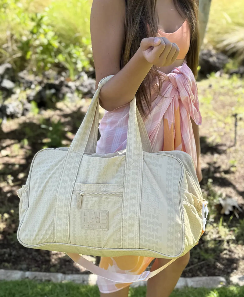 Holoholo Duffle Bag in Pewa Sand – Hae Hawaii