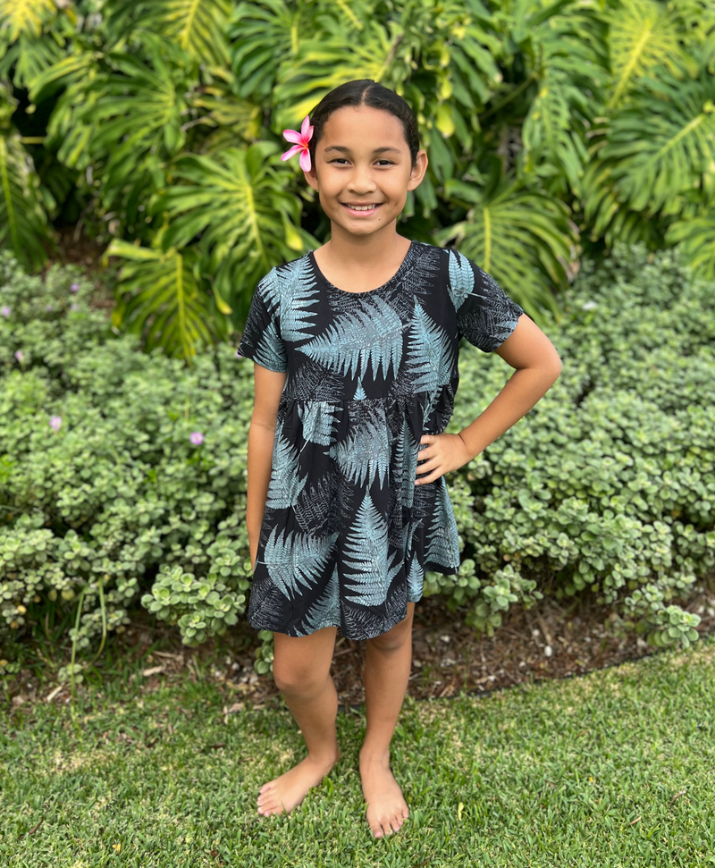 loosely fit dress worn in hawaii Loose Hawaiian Dress