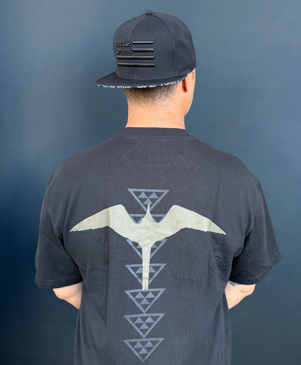 'Iwa Triangles Drop Shoulder T-Shirt in Black