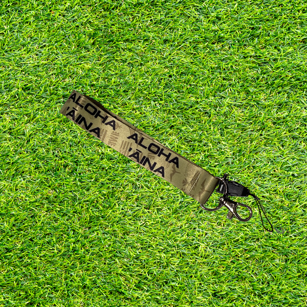 Aloha Aina Beige Wristlet